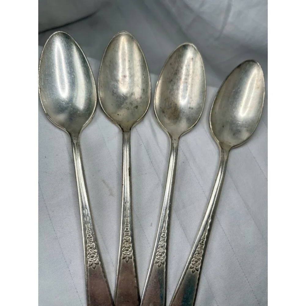 WM Rogers & Son IS Gardenia Flatware-Set of 4 Spoons